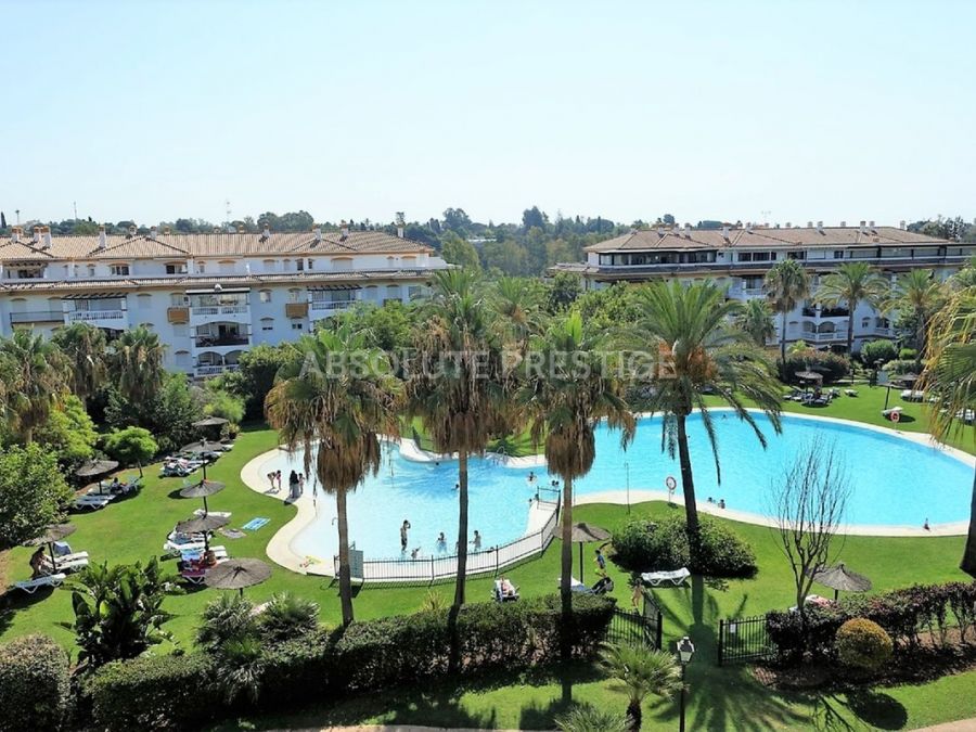 Apartamento en alquiler a corta temporada en Nueva Andalucia, Marbella