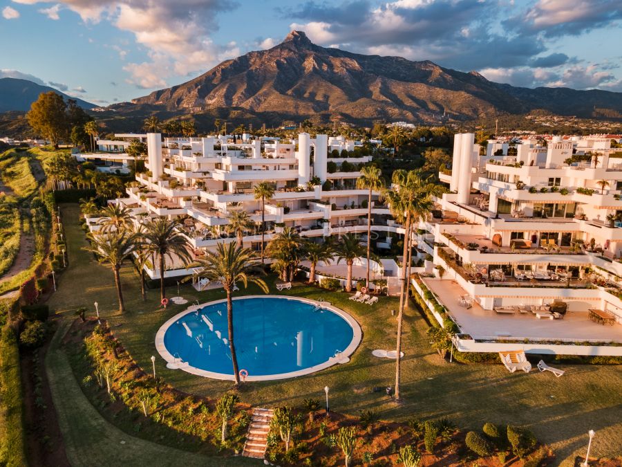 PANORAMIC SEA VIEW APARTMENT ON MARBELLA'S GOLDEN MILE
