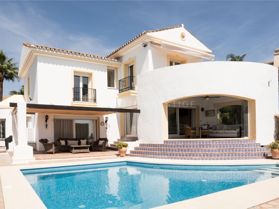 STUNNING VILLA IN ESTEPONA