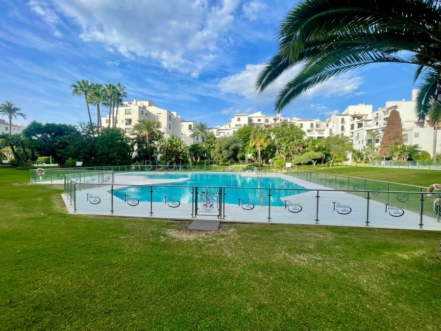 Ático duplex de 4 dormitorios en venta en el centro de Puerto Banús