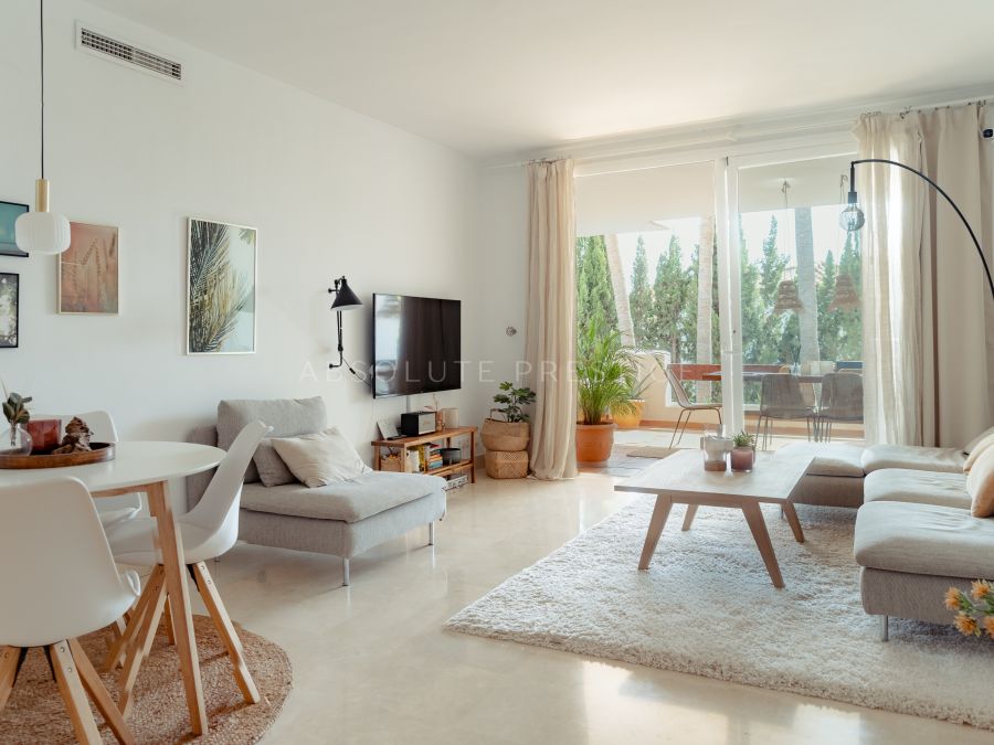 APARTAMENTO ELEGANTE EN UNA URBANIZACIÓN CERRADA EN NUEVA ANDALUCÍA