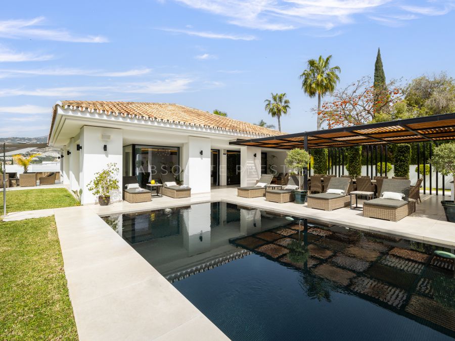 MAGNIFICENT VILLA IN LOS NARANJOS GOLF