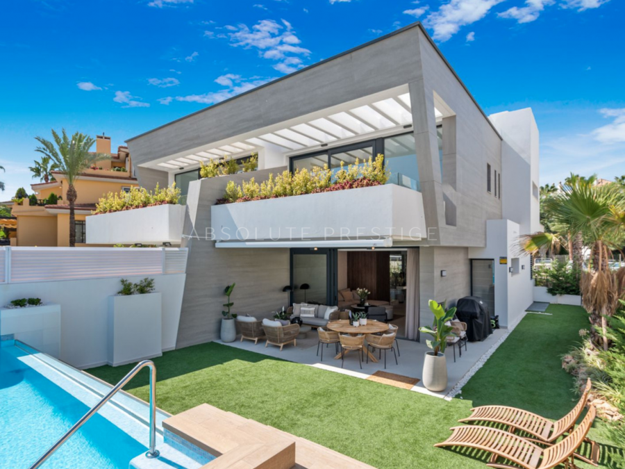 Semi Detached House en venta en Marbella - Puerto Banus