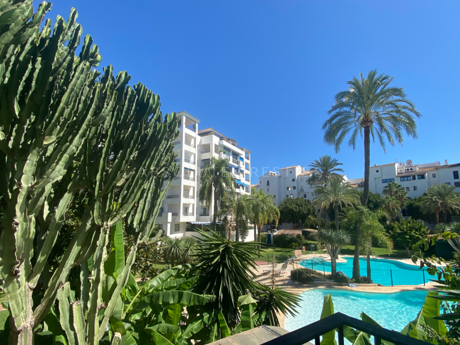 THREE BEDROOM APPARTMENT FOR RENT FROM NOVEMBER 2023 TO JUNE 2024 IN THE HEART OF PUERTO BANUS