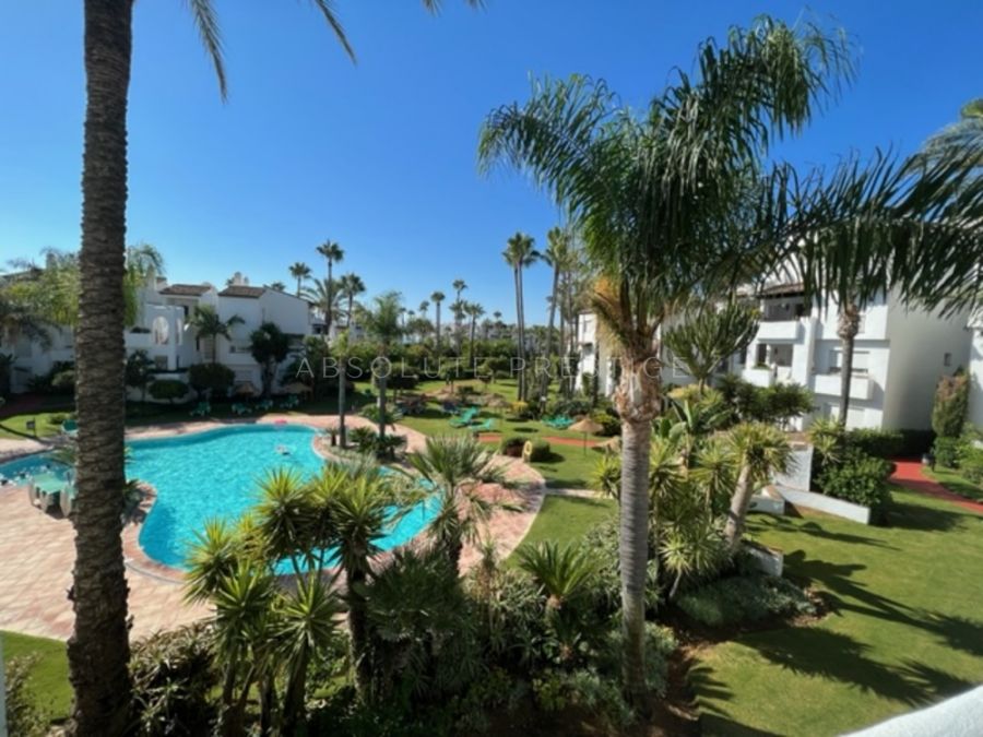 HOLIDAY RENTAL IN ESTEPONA BY THE BEACH