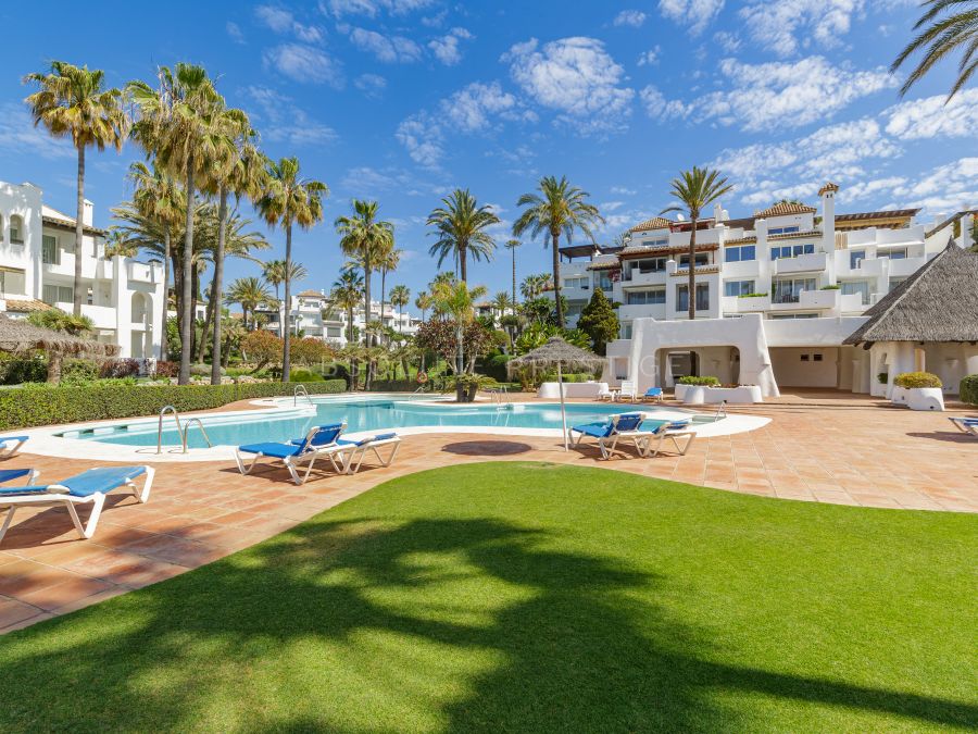 Apartamento Planta Baja en venta en Alcazaba Beach, Estepona