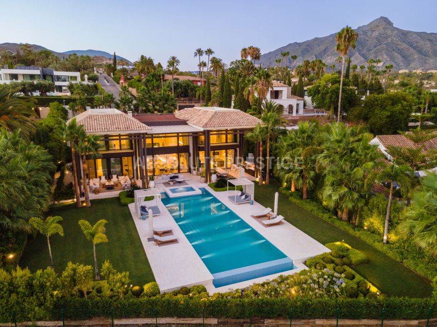 Impressive Villa Located in Nueva Andalucia