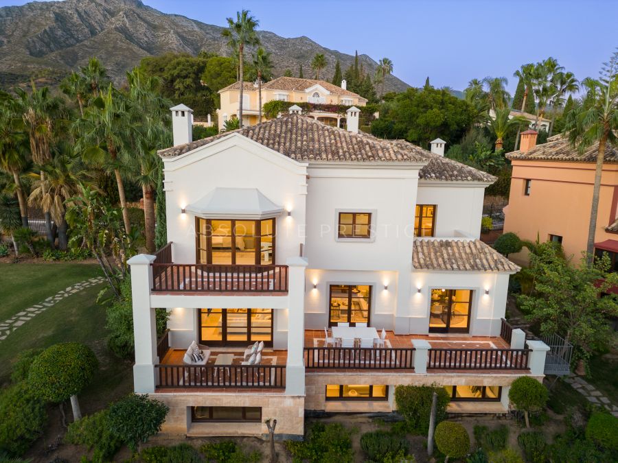 CHARMING MEDITERRANEAN TOWNHOUSE FOR SALE ON MARBELLA’S GOLDEN MILE