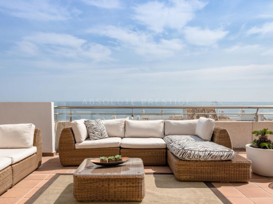 LUJOSO ÁTICO DE 3 DORMITORIOS EN VENTA EN PUERTO BANÚS