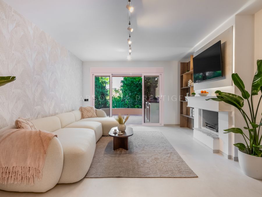 ELEGANT 4-BEDROOM APARTMENT FOR SALE IN NUEVA ANDALUCÍA