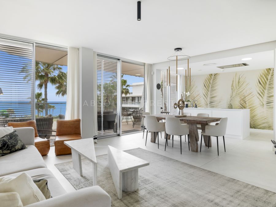 EXCEPCIONAL APARTAMENTO DE 3 DORMITORIOS EN ESTEPONA OESTE EN VENTA