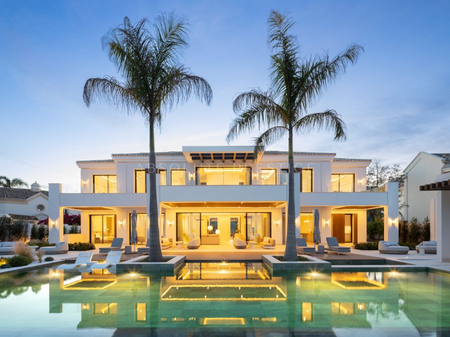 EXCEPTIONAL VILLA IN BENAHAVÍS WITH INCREDIBLE AMENITIES AND BREATHTAKING VIEWS