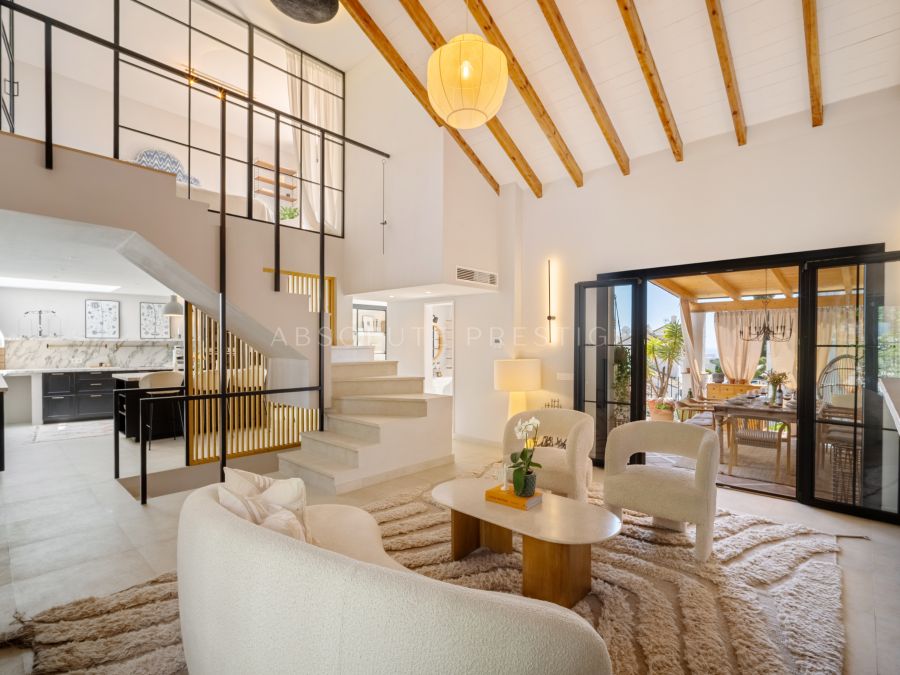 CHARMING TOWNHOUSE WITH SEA VIEWS IN MARBELLA