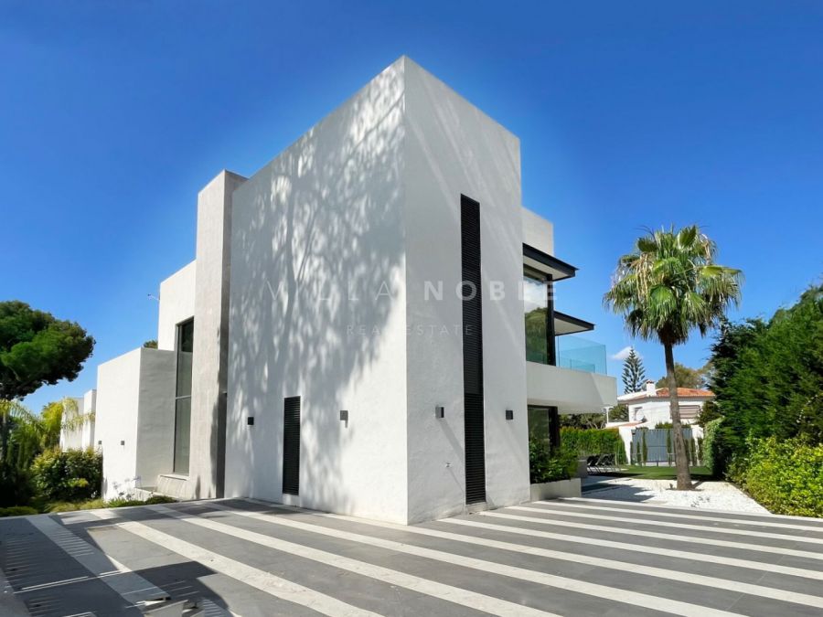 Villa contemporánea en el corazón de la Milla de Oro de Marbella