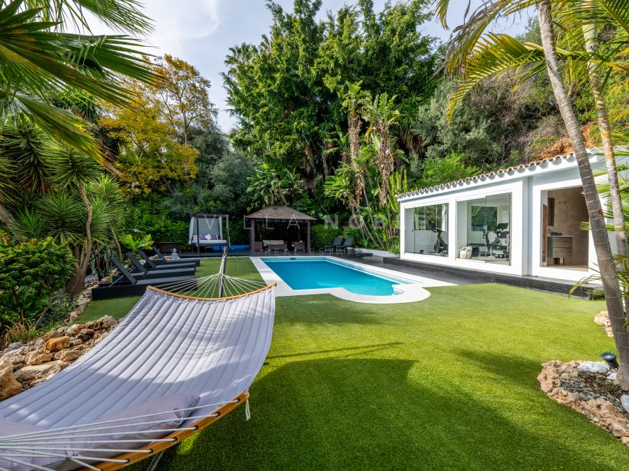 FAMILY VILLA IN THE EXCLUSIVE URBANISATION EL ROSARIO, MARBELLA EAST