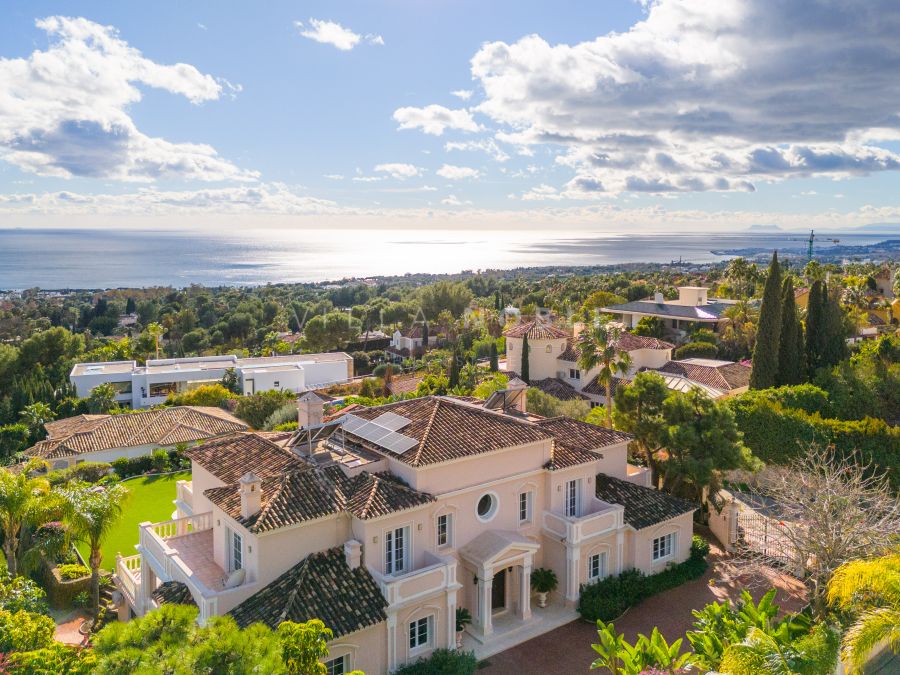 ELEGANT PALATIAL VILLA WITH PANORAMIC SEA VIEWS IN ELITE CASCADA DE CAMOJAN, MARBELLA GOLDEN MILE