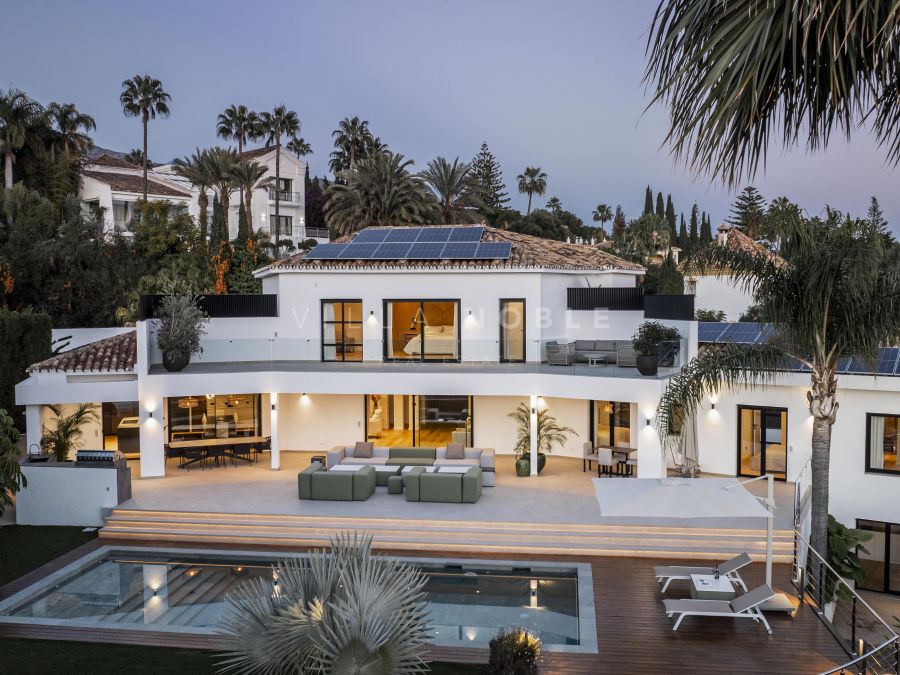 UNA VILLA ORIENTADA AL SUR CON VISTAS MAGNÉTICAS AL MAR Y UNA UBICACIÓN IDÍLICA EN EL GOLDEN MEILE