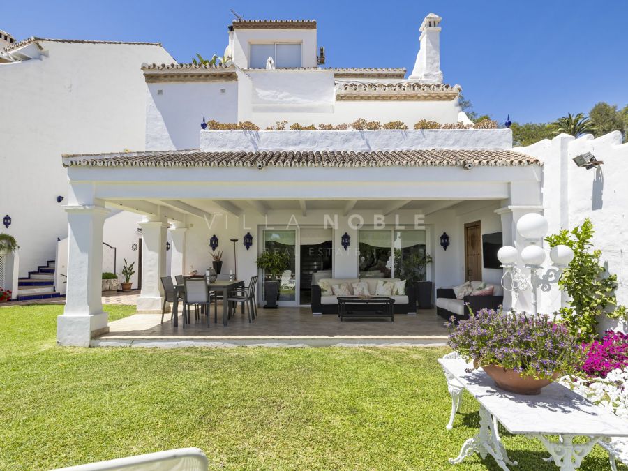 Geräumiges Stadthaus in der Urbanisation Los Toreros neben der Stierkampfarena von Puerto Banus