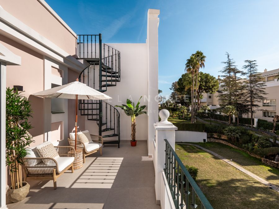 Geräumiges Duplex-Penthouse in der beliebten Wohnanlage Aloha Gardens in Nueva Andalucia, Marbella