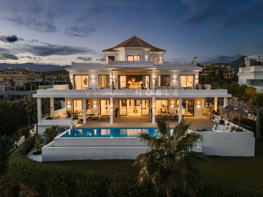 Impressive Family Home in Los Flamingos