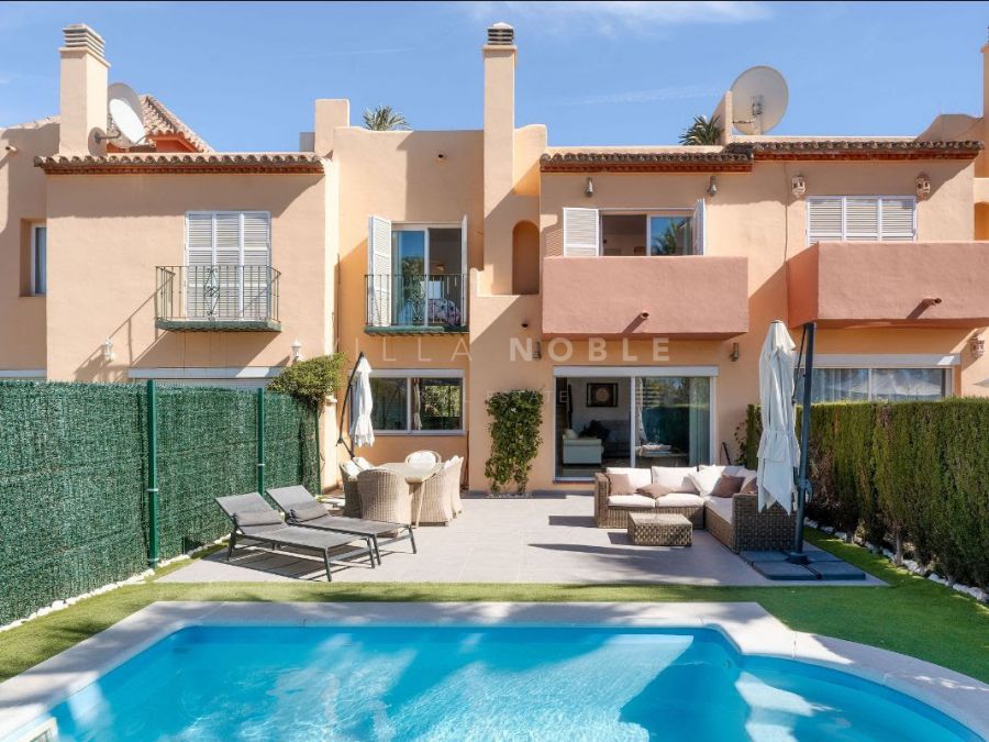 Townhouse with Private Pool situated only minutes away by car to Puerto Banus, Nueva Andalucia