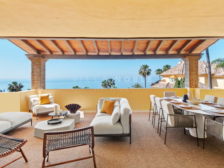 Atemberaubende Duplex-Penthouse in erster Strandlinie mit Panoramablick auf das Meer in Rio Real, Marbella