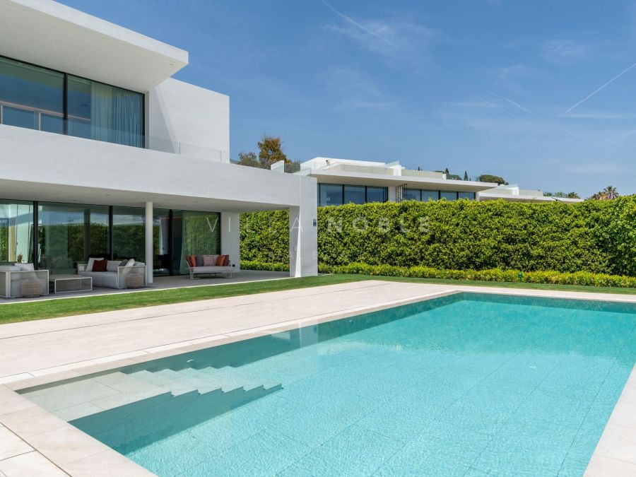 Brand new Villa with Stunning Sea Views on Marbella's Golden Mile