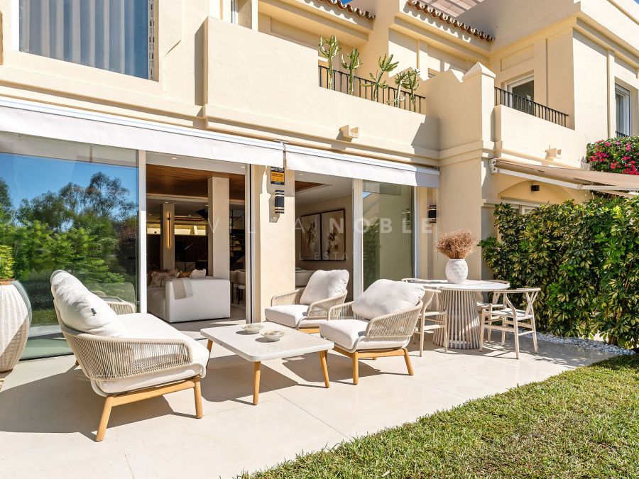 Exclusiva casa adosada con terraza en la azotea en La Quinta, Benahavis