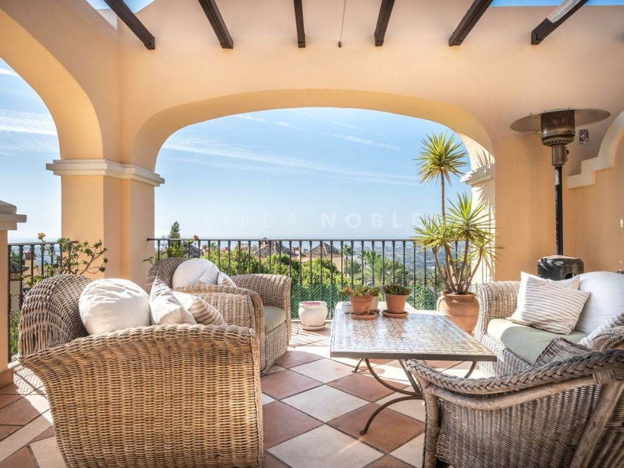 Exceptional 3 bedroom penthouse located in a highly sought-after residential complex of Buenavista, Benahavis