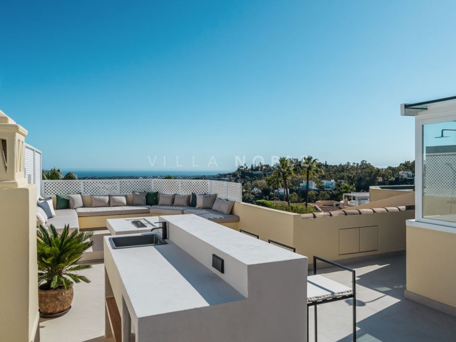 Renoviertes Reihenhaus in der sicheren und gepflegten Wohnanlage La Quinta Hills in Benahavís