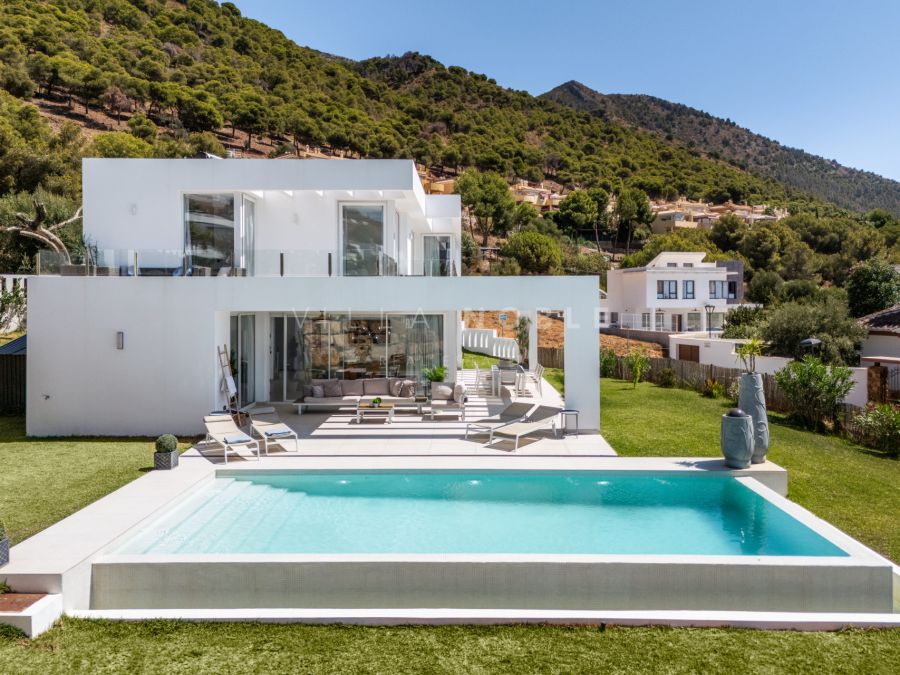 Villa Moderna con Vistas Panorámicas en Buena Vista, Mijas Costa