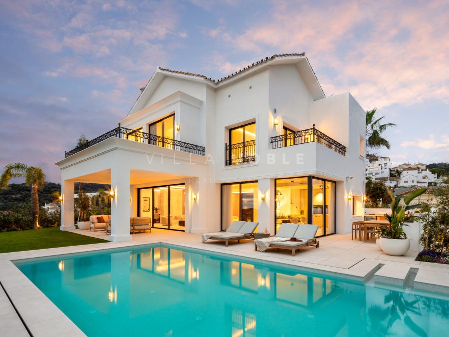 Lujosa villa moderna con elegancia mediterránea en Los Arqueros