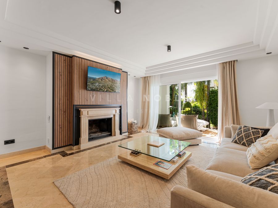 Elegant three-bathroom apartment in Montebello Hills, Sierra Blanca