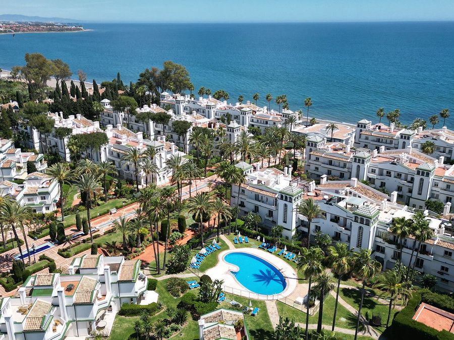 Beach Frontline Apartment at Dominion Beach, Estepona New Golden Mile