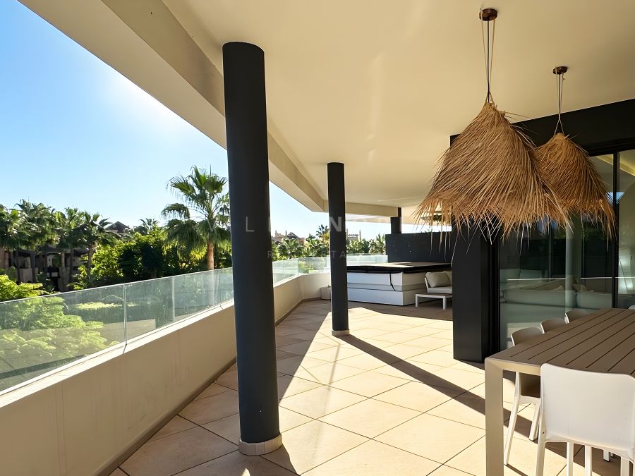 Magnífico apartamento ubicado en la exclusiva urbanización El Campanario Hills, Estepona
