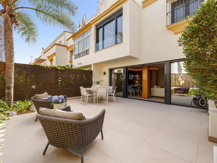 Stylish Townhouse located in the sought-after Marbellamar enclave on Marbella’s Golden Mile