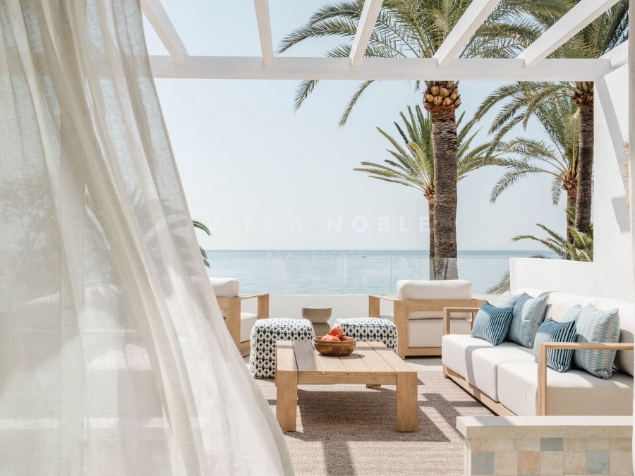 Doppelhaushälfte im exklusiven Oasis Club, einer der begehrtesten Strandanlagen an Marbellas Goldener Meile