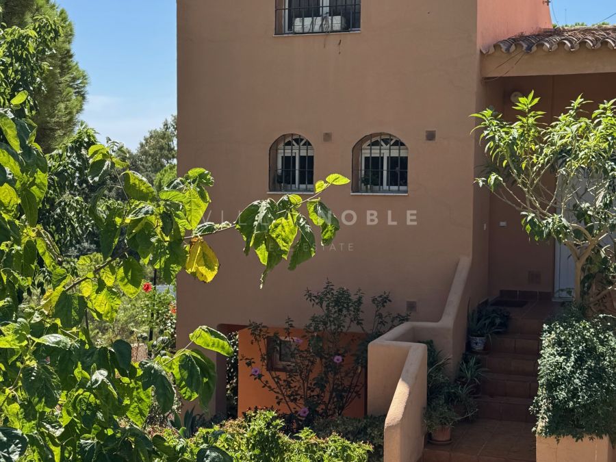 Encantador estudio/apartamento de 2 dormitorios en la Urb. Seghers, Estepona