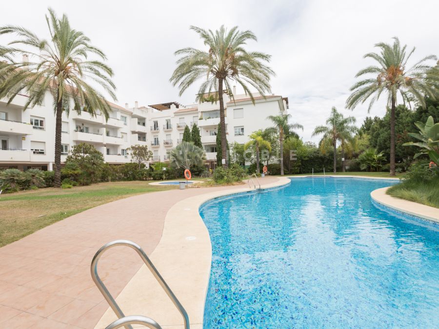 Investitionsmöglichkeit: 7 unabhängige Studio-Apartments in Nueva Andalucía, Marbella