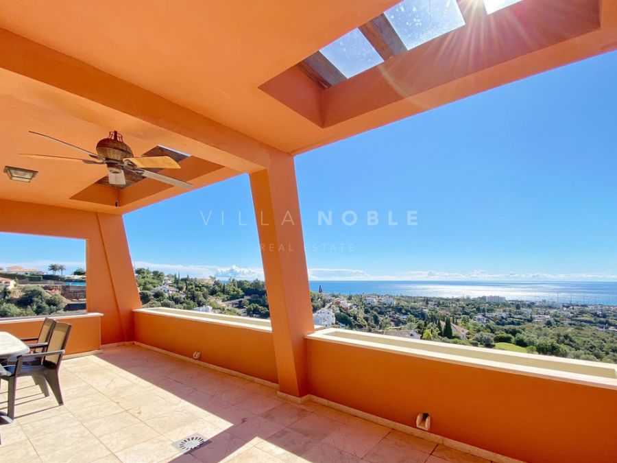 Exklusives Penthouse in der Urbanisation El Rosario mit nur 18 Häusern, Marbella Ost
