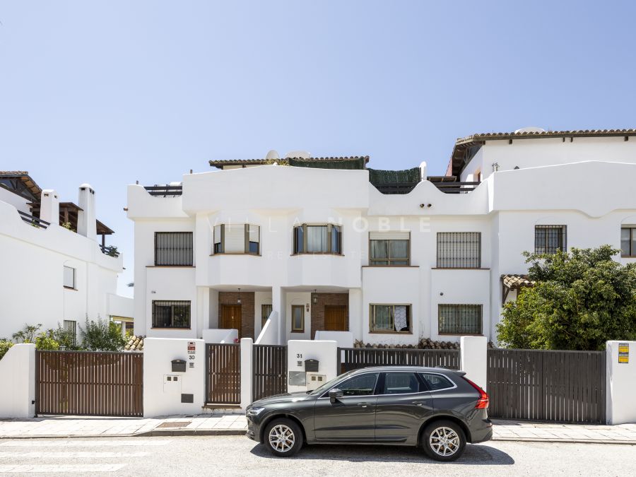 Semi-Detached villa with elevator, solarium and La Concha views