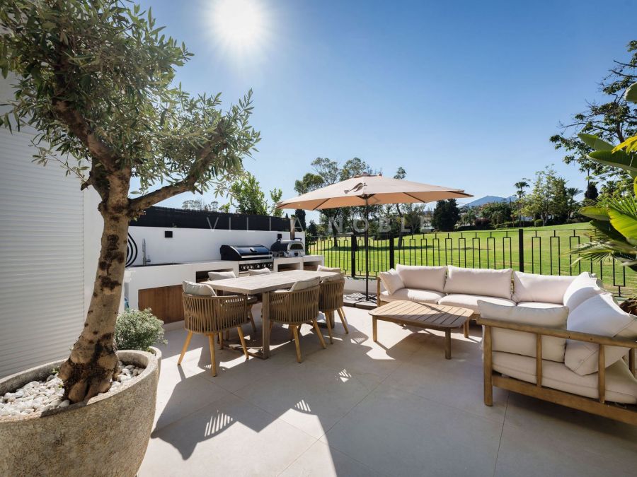 Adosado en venta en Los Naranjos Country Club, Nueva Andalucia