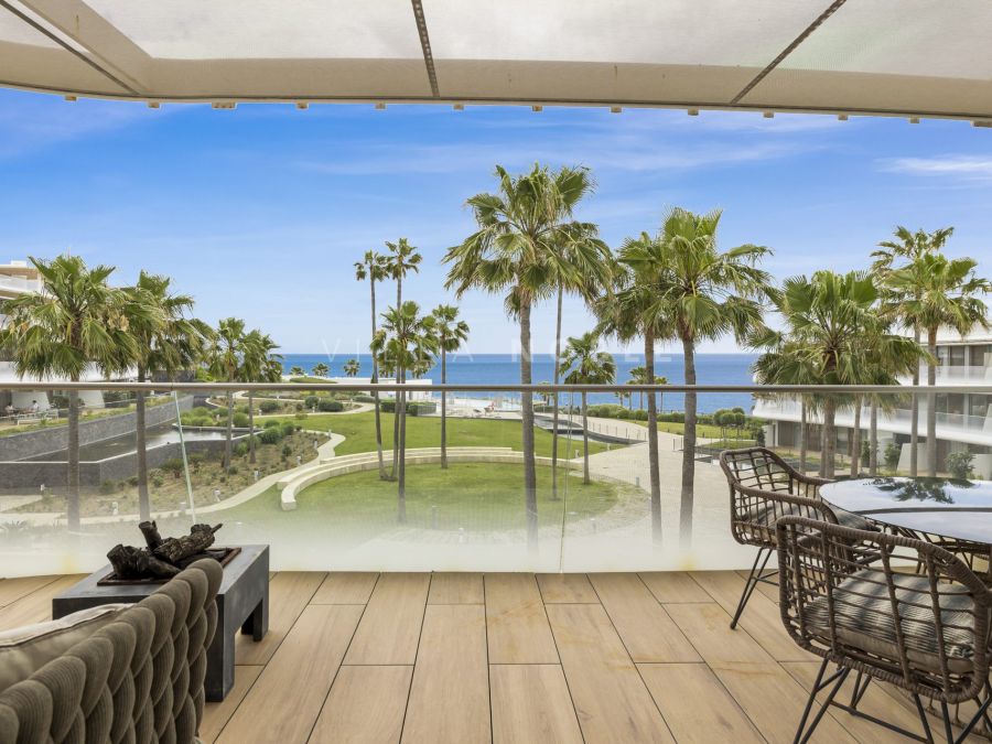 Exquisite Frontline Beach Apartment in The Edge, Estepona