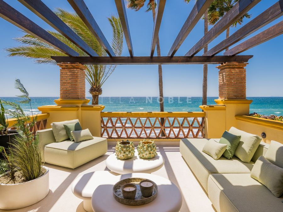 Strandwohnung mit direktem Zugang zur Promenade in Rio Real, Marbella