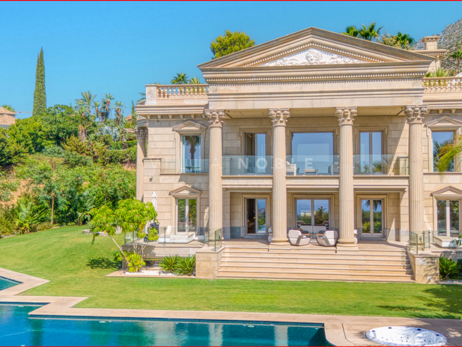 Ein architektonisch einzigartiges Anwesen in der exklusiven Wohnanlage Sierra Blanca an der Goldenen Meile