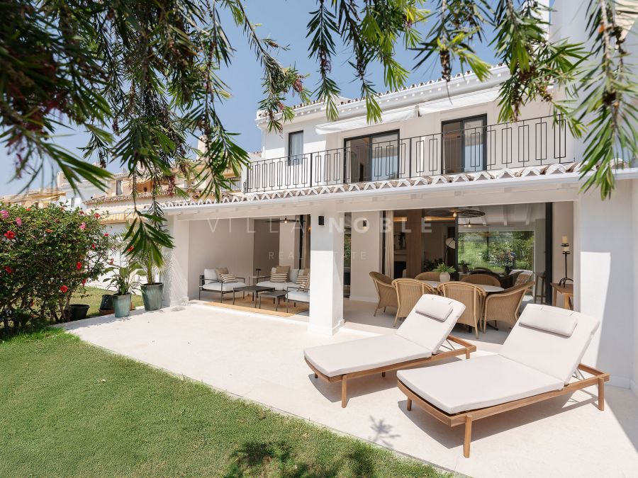 Renoviertes Stadthaus mit Blick auf den Golfplatz in Nueva Andalucia