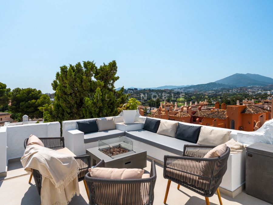 Zweistöckiges Penthouse zu verkaufen in Nueva Andalucia, Marbella