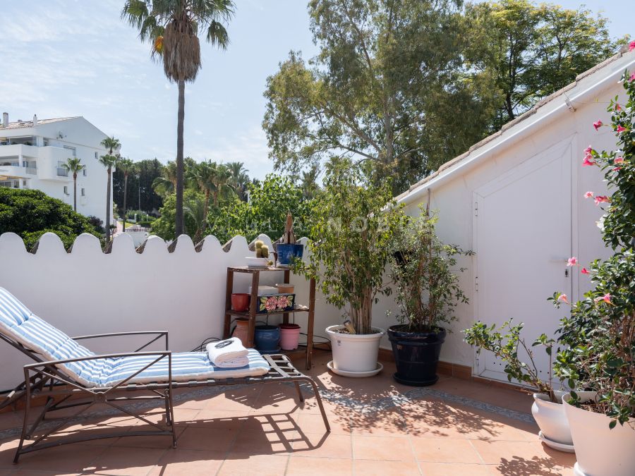 Elegante apartamento de 2 dormitorios en Nueva Andalucía, Marbella