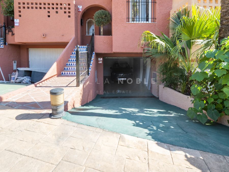Casa adosada de lujo llave en mano de 3 dormitorios en El Palmeral, Nueva Andalucía