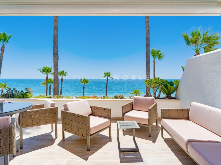 Front line beach, exceptional two-bedroom apartment located in the exclusive Dominion Beach, Estepona